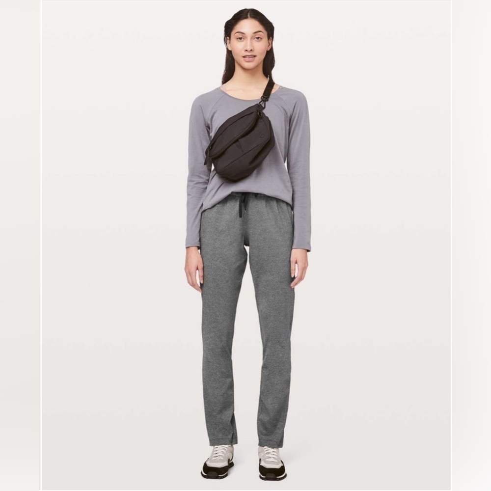 Lululemon On The Fly Pant Full Length 31"
Heathered Black Size 4